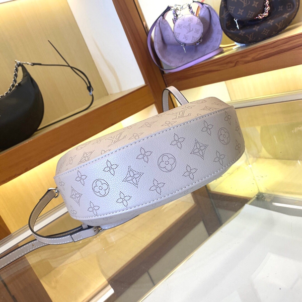 ルイヴィトンバッグ着用イメージ